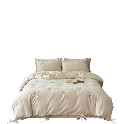 Luxuriöses Satin-Bettwäsche-Set mit zarter Perlenblüten-Stickerei und Bindeschleifen