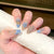 Dekoratives Nagelkunst-Set mit floralem und gemstone Akzent Brehn