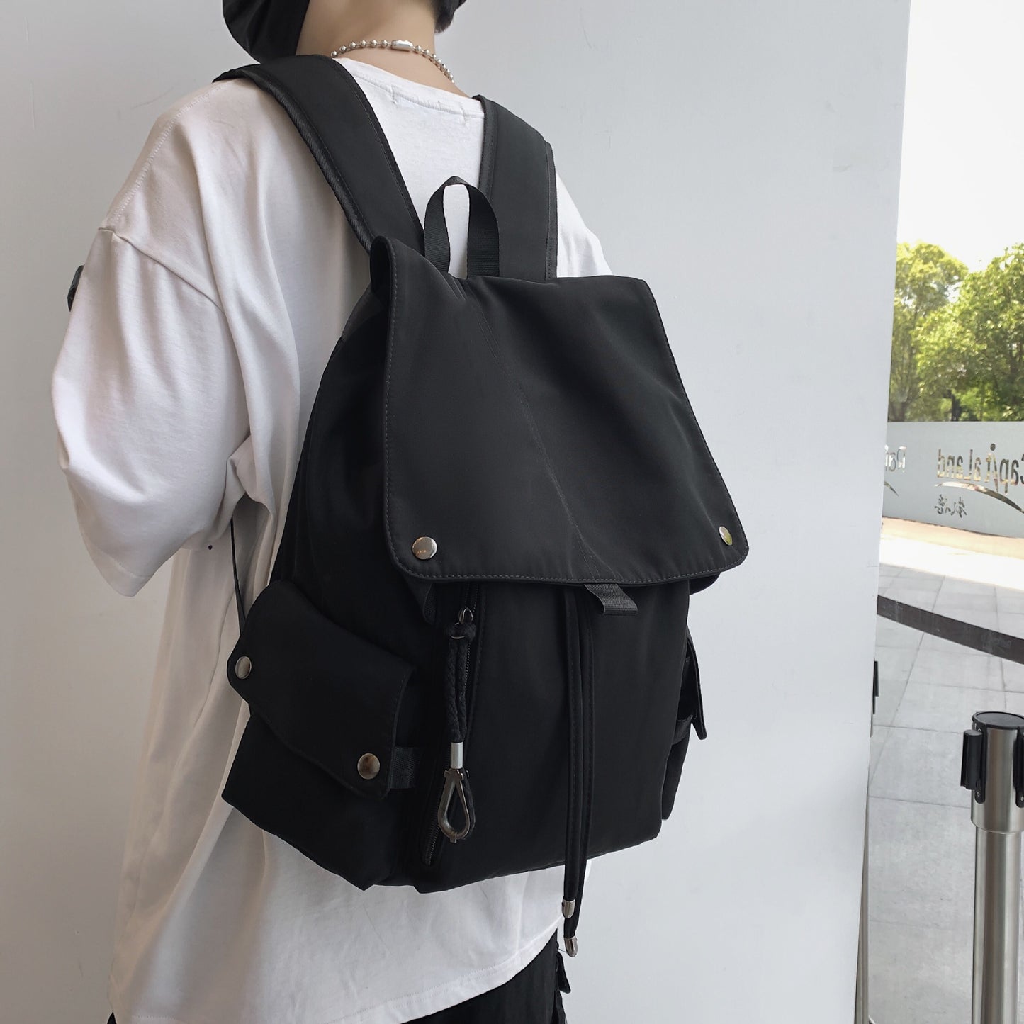 Rucksack mit Multifunktionalem Stauraum und Flexiblem Design Brehn