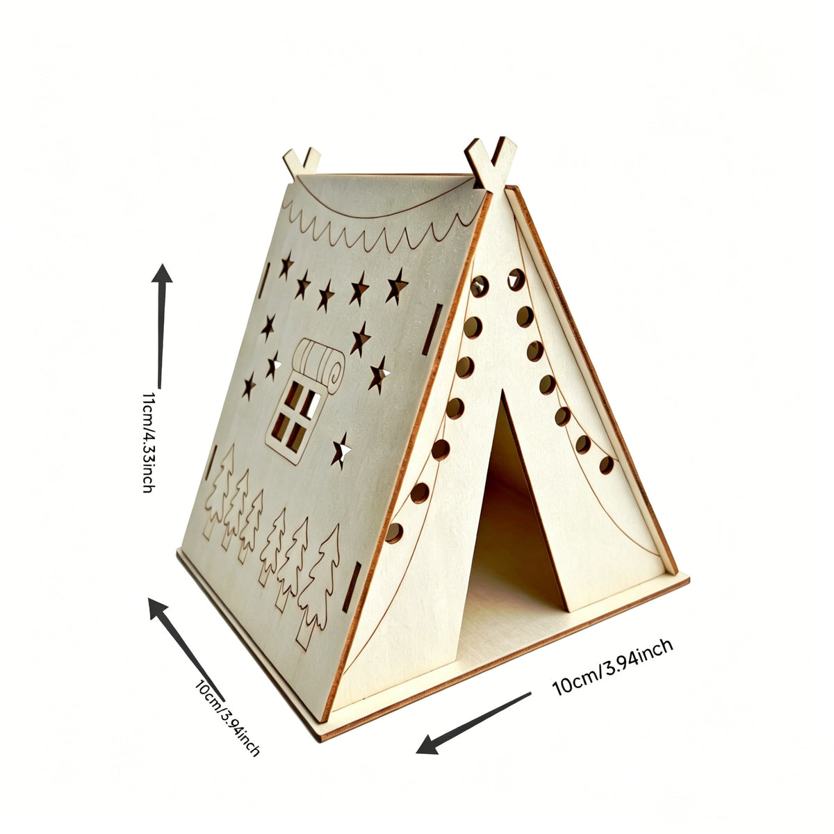 Dekorative Holzpyramide mit Sternenmotiv
