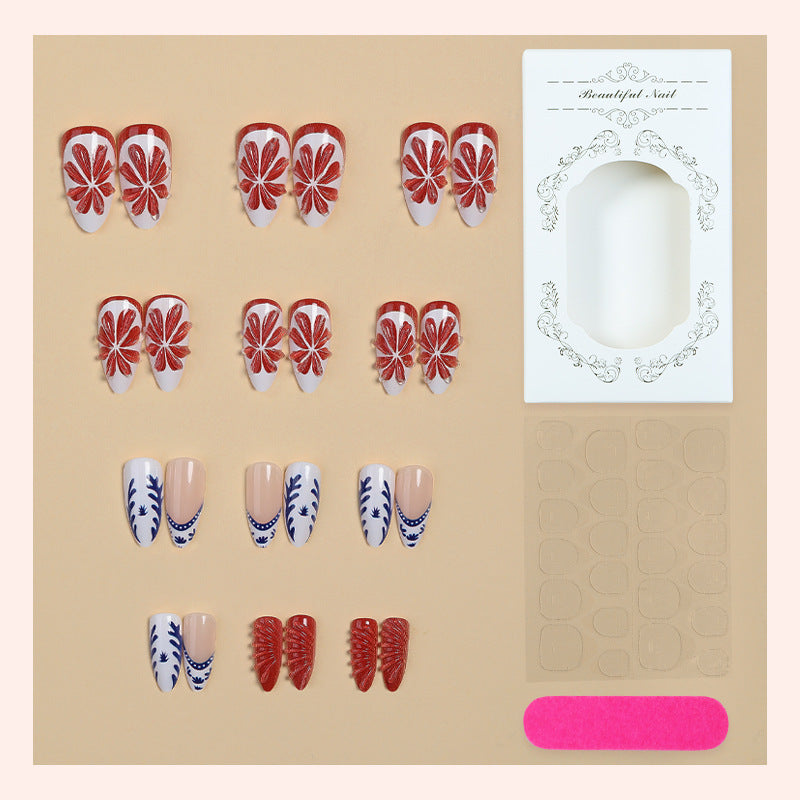 Kunstnagelset mit floralen und eleganten Designs Brehn