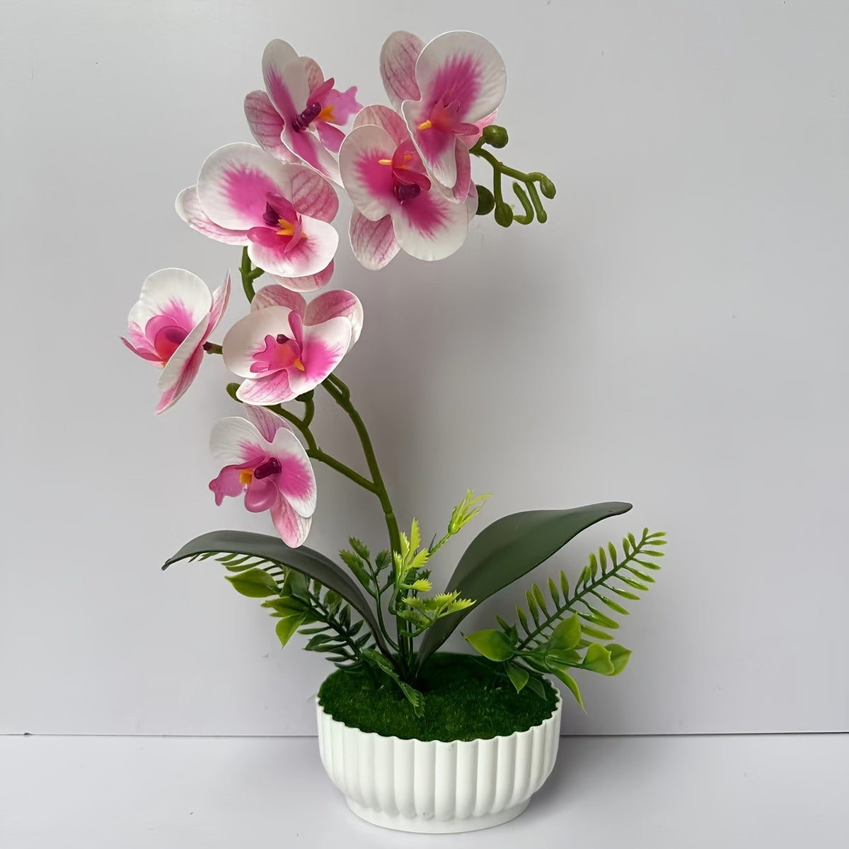 Elegante Faux-Orchideen-Anordnung für die Innendekoration