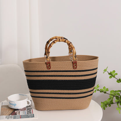 Modische Basttasche mit Bambusgriffen Brehn