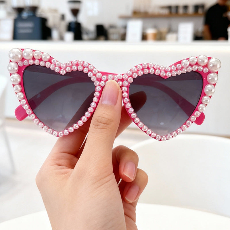 Herzförmige Sonnenbrille mit Perlendetails Brehn