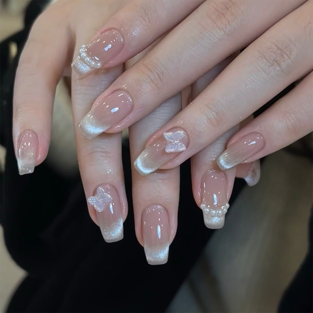 Kunstnagelset mit eleganten Strassverzierungen Brehn