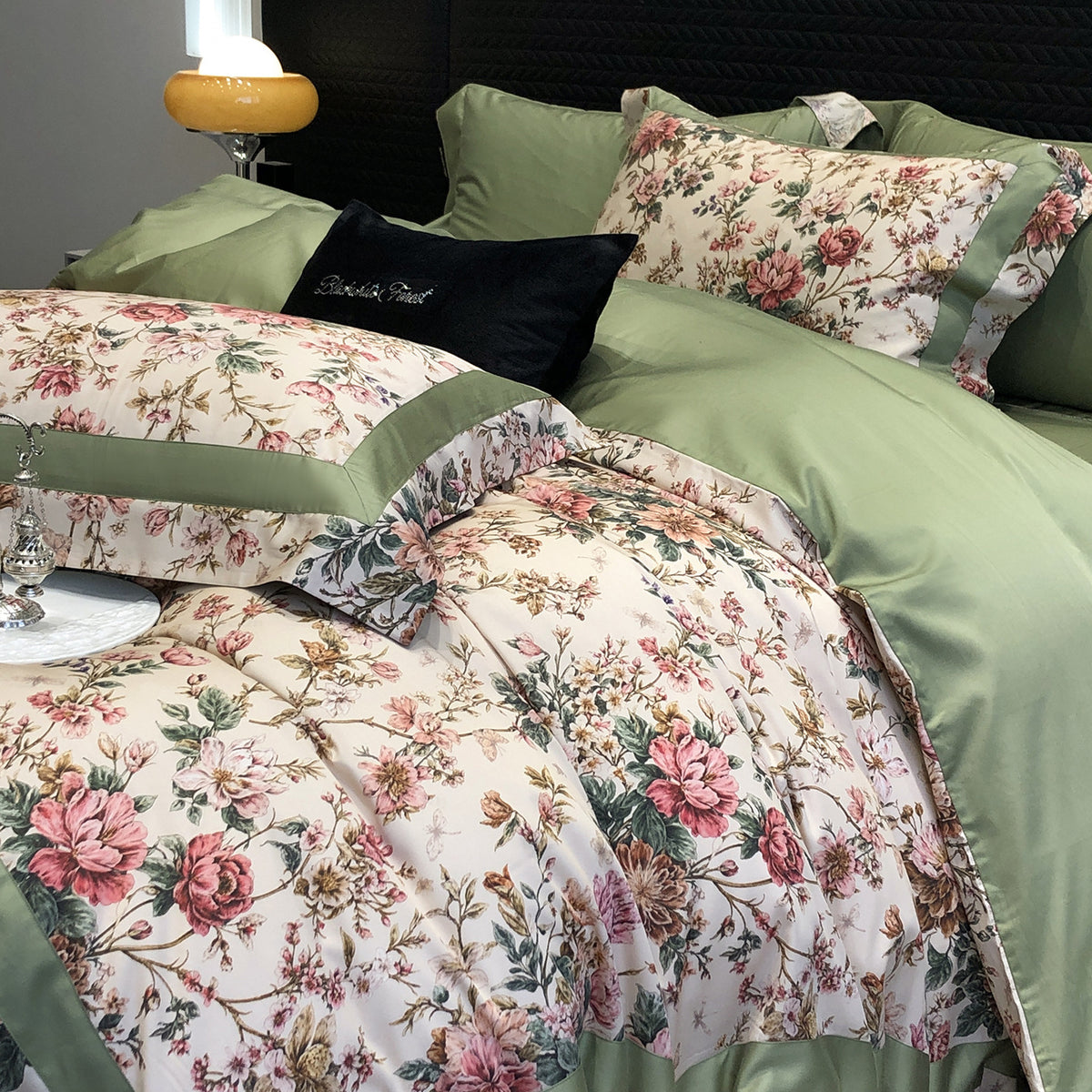 Luxuriöses Baumwollsatin-Bettwäsche-Set mit Tier-Toile-Motiv und Satinkante