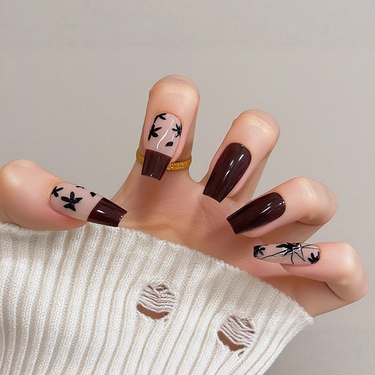 Kunstvolle Nagelverlängerungen mit Eleganten Spitzen Brehn
