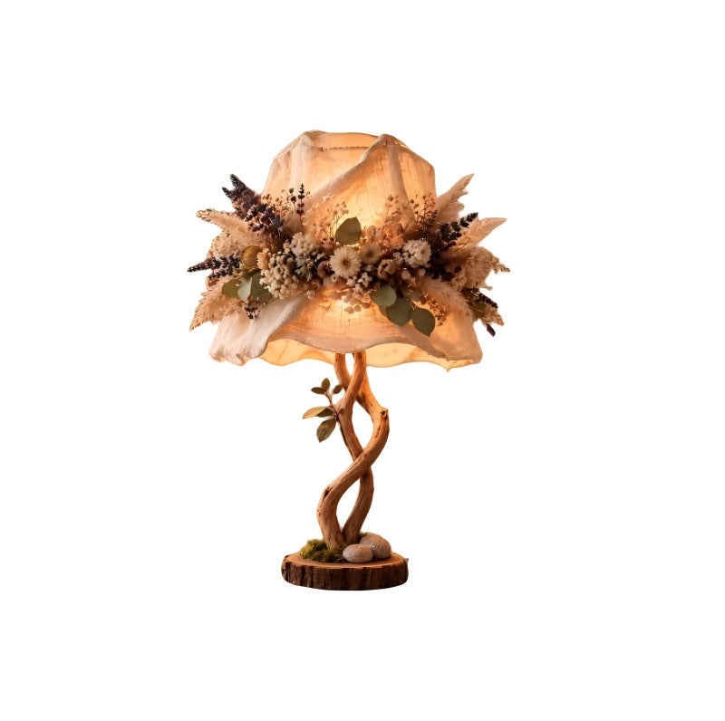 Dekorative Tischlampe mit floralen Elementen Brehn
