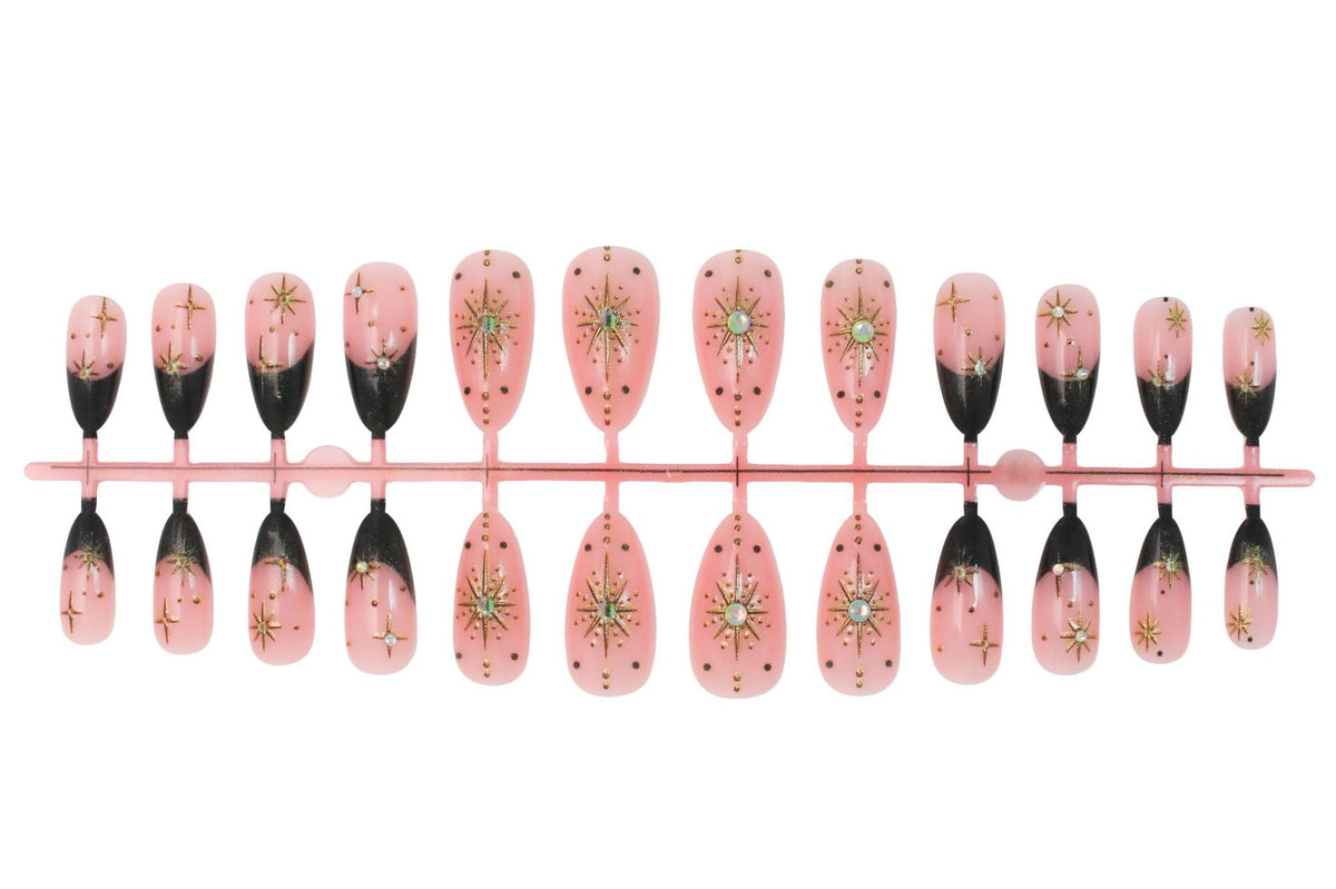 Kunstnagelset mit eleganten 3D-Sternen und Glitzerakzenten Brehn