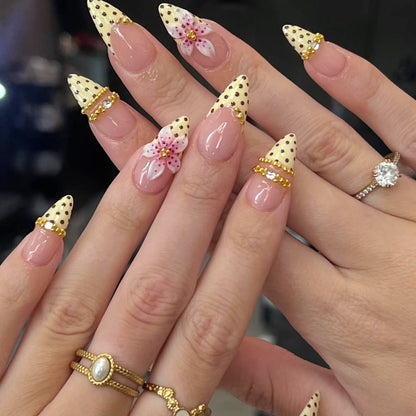 Künstlerische 3D Blumen Akzent Stiletto Nagelkunst Verlängerungen Brehn