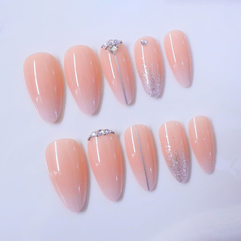Glamouröse mit Strass verzierte Nagelkunstverlängerungen Brehn