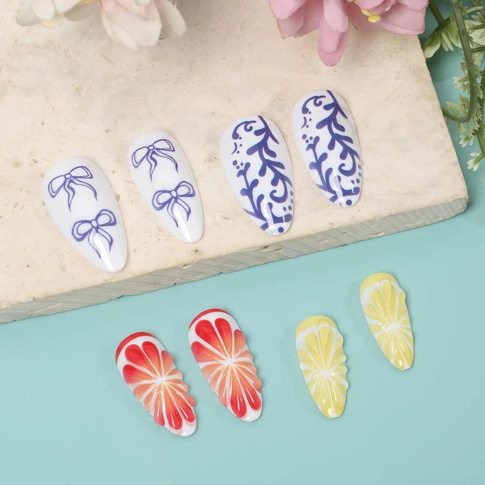 Kunstnagel Set mit handgefertigten floralen und grafischen Designs Brehn