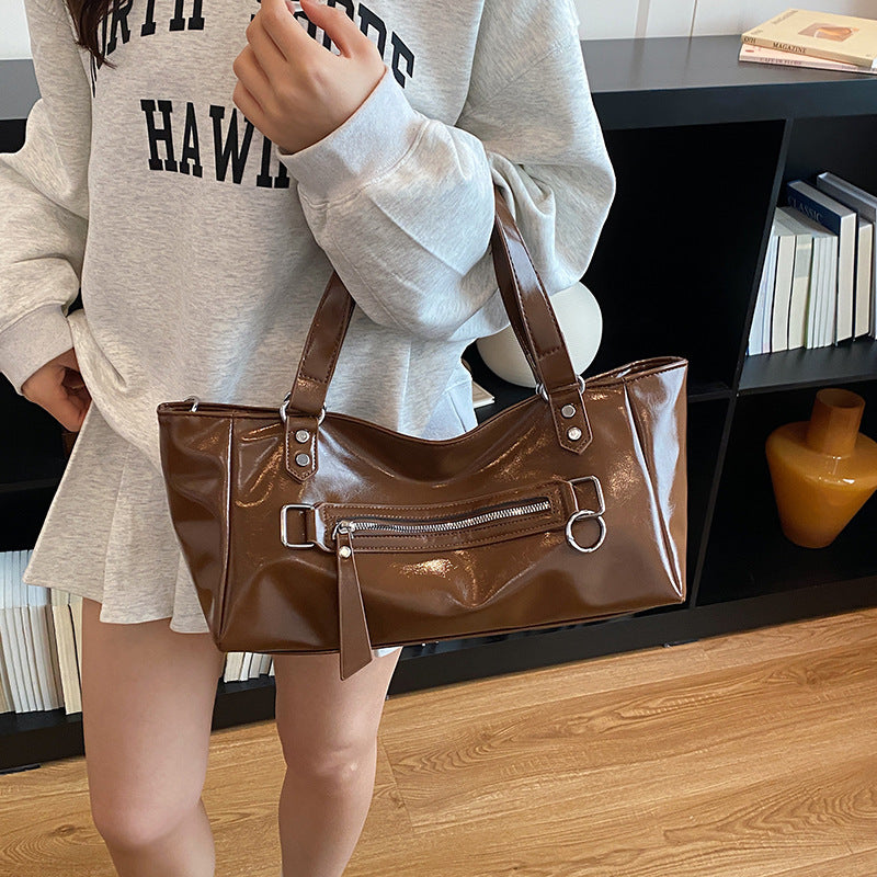 Schlanke Ledertasche