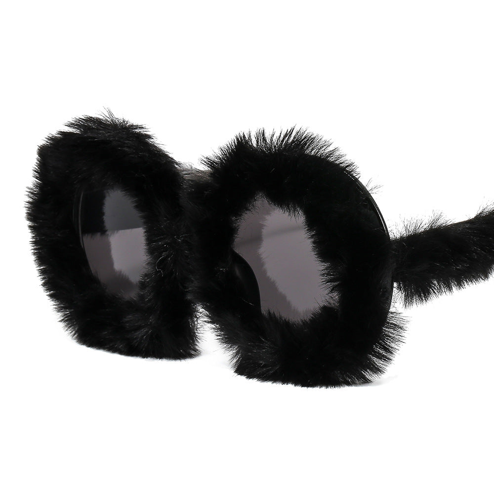 Damen auffällige Oversize-Sonnenbrille mit einem einzigartigen Felltouch Brehn