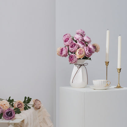 Realistischer Blumenstängel mit detaillierten Blütenblättern