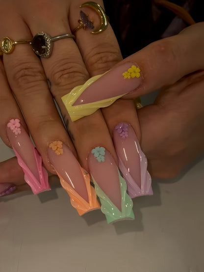 Dekorative lange Press-On-Nagelverlängerungen Brehn