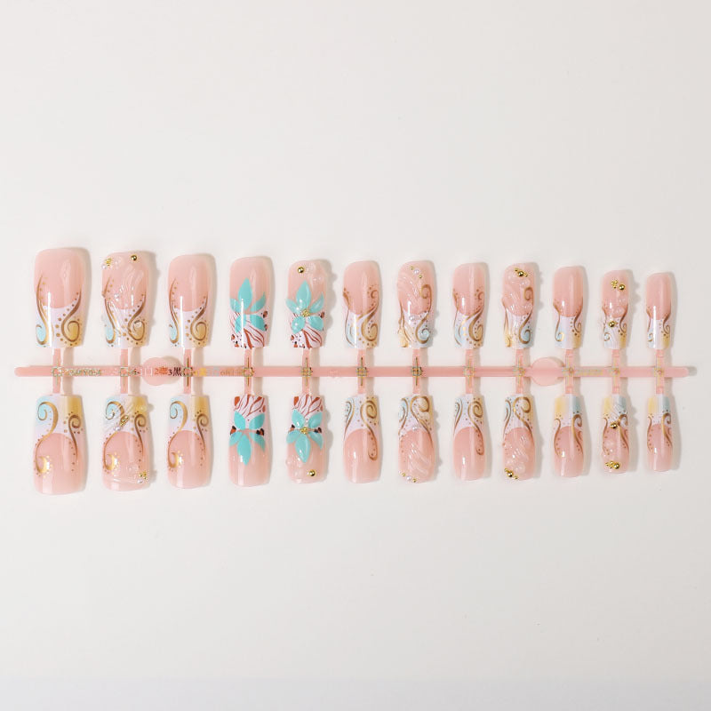 Dekorative Press-On Nail Art Tipps Brehn