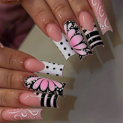 Künstlerisches Schmetterling Nageldesign Brehn