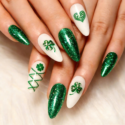 Kunstnagelset mit glamourösen Glitzer- und Glücksdesigns Brehn
