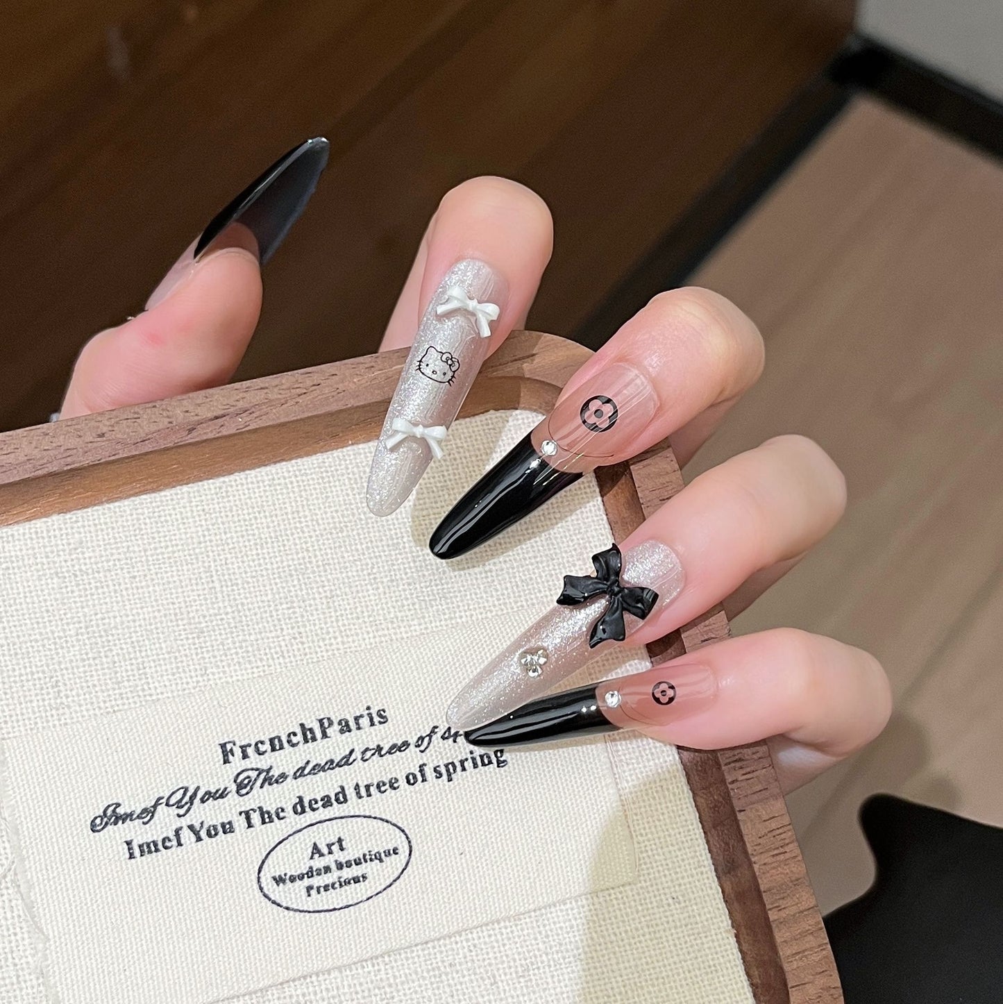Kreatives Theme Press-On Nagelkunst Brehn