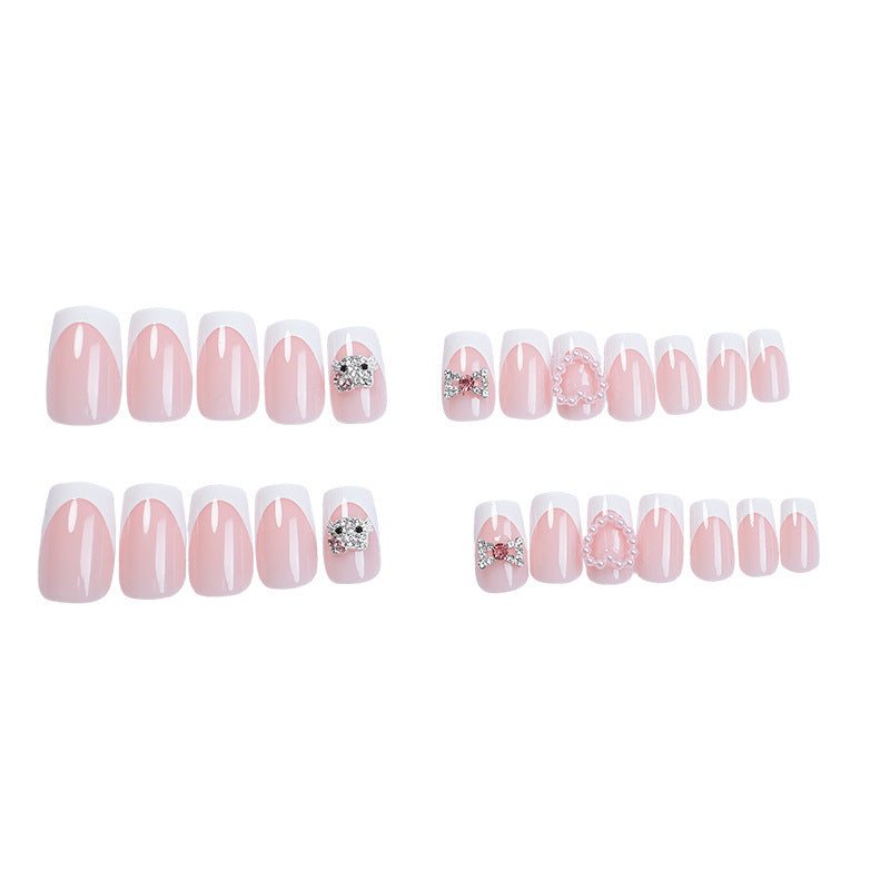 Premium Dekorative Press-On Nagelset mit Strass- und Schmuckakzenten Brehn