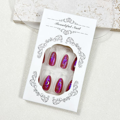 Dekorativer Press-On-Nagelset mit einzigartigen Designs Brehn