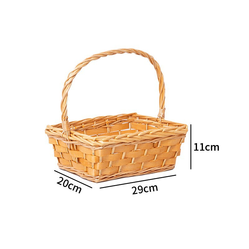 Handgefertigter Korb aus natürlichem Rattan