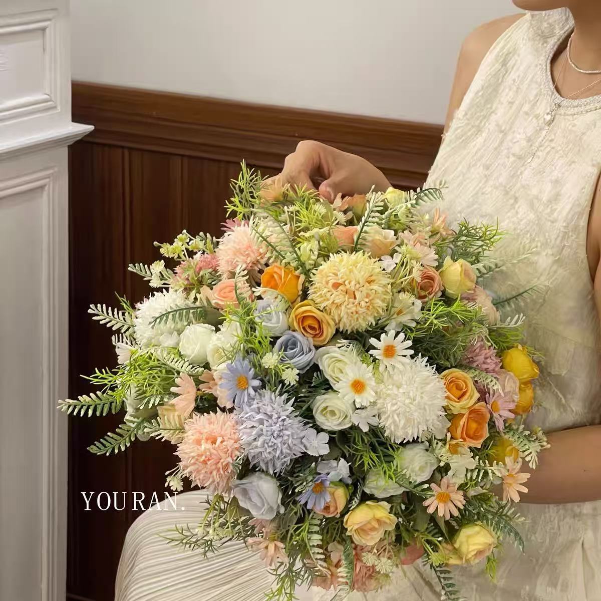 Lush Künstliches Blumenmittelstück Arrangement
