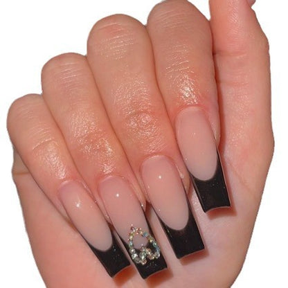 Elegante Lange Quadratische Nageldesigns mit Edelsteinakzenten