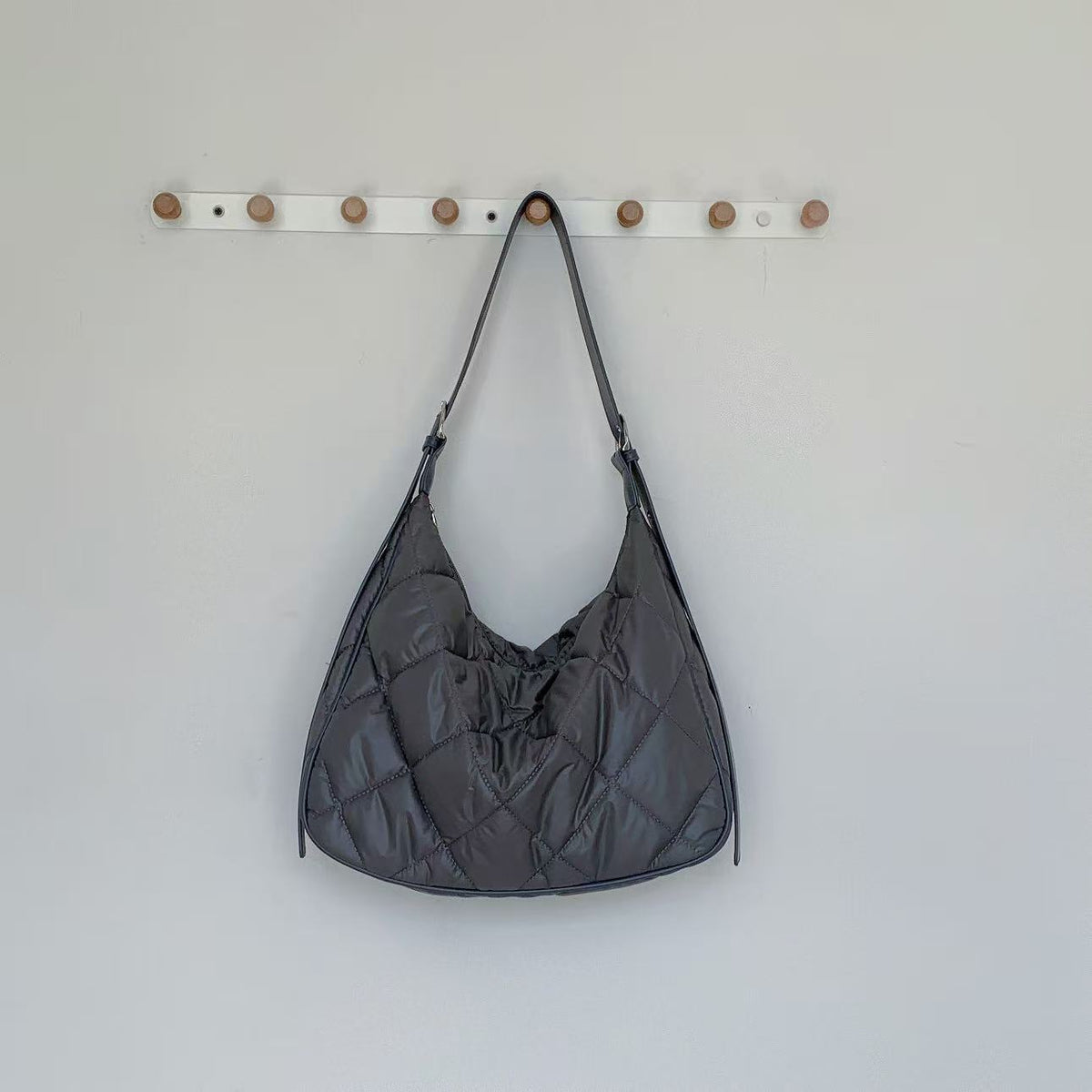 Gepolsterte Stepp-Schultertasche