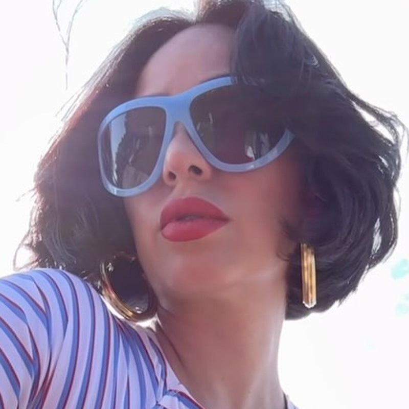 Damen futuristische Sonnenbrille mit sportlichem Design und flexiblen Gläsern Brehn