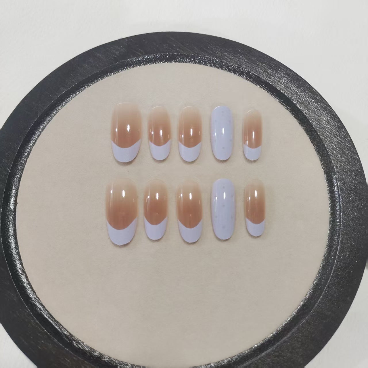Elegantes französisches Tipps Press-On Nagelset Brehn