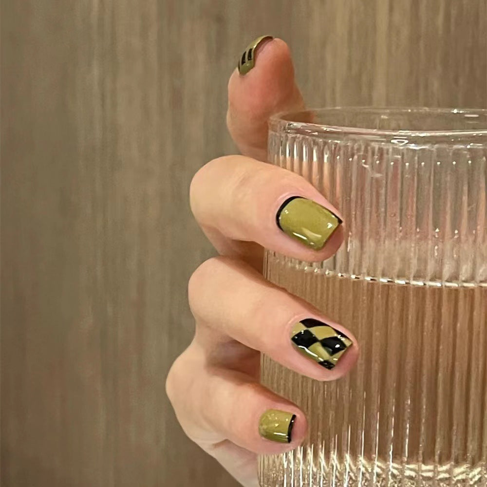 Kunstvolle Stiletto Nagelspitzen Brehn