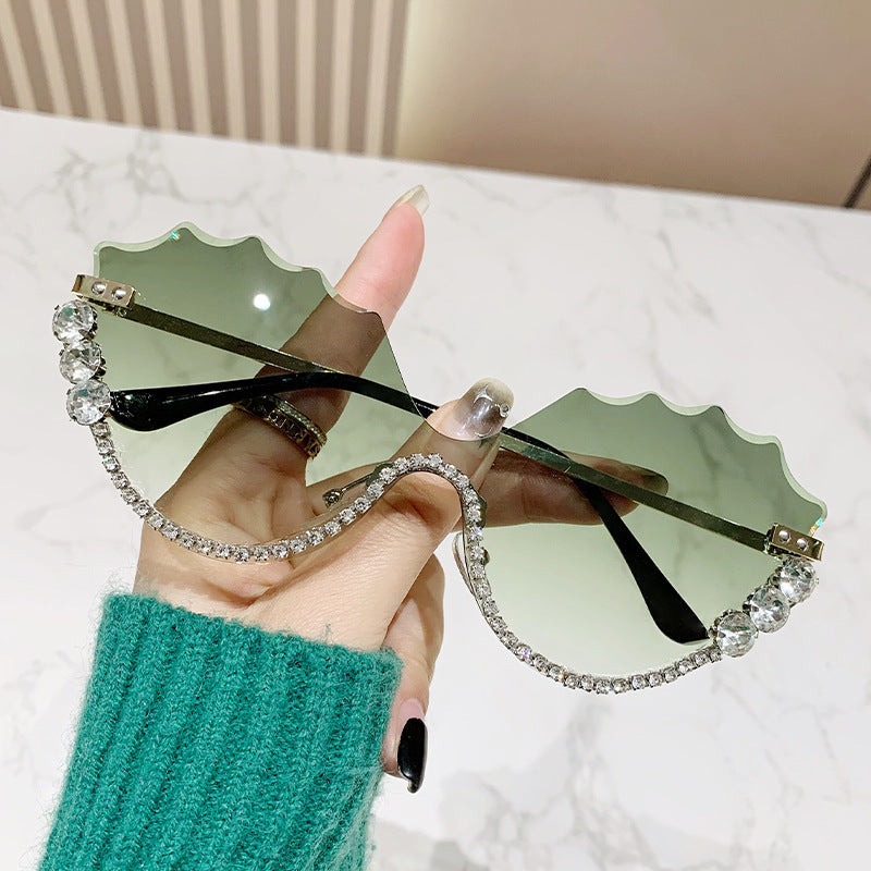 Damen extravagante Sonnenbrille mit glitzerndem Akzent und einzigartigem Design Brehn