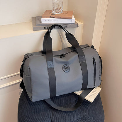 Sportliche Reisetasche Mit Verstärktem Reißverschluss Und Seitlicher Tasche Brehn