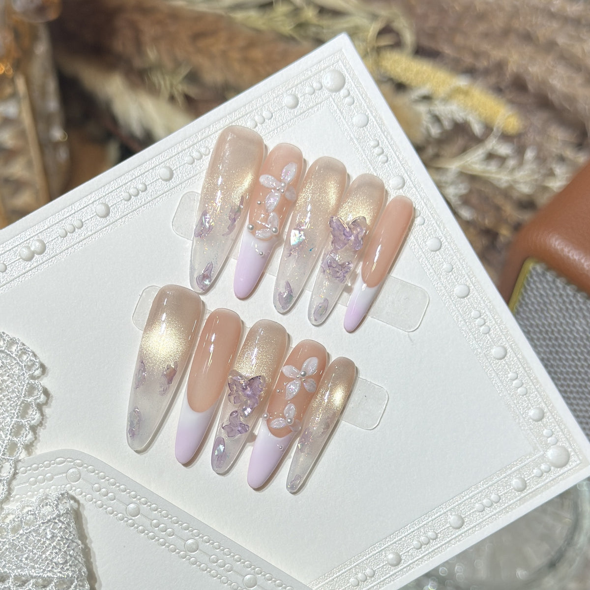 Blumen-inspiriertes Stiletto Press-On Nageldesign Brehn
