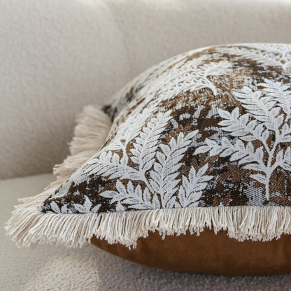 Rechteckiger dekorativer Kissenbezug mit besticktem Blatt‑Jacquard und Fransenrand Brehn