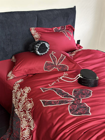 Luxuriöses Satin-Bettwäsche-Set mit gesticktem Rosen- und Schleifenmotiv