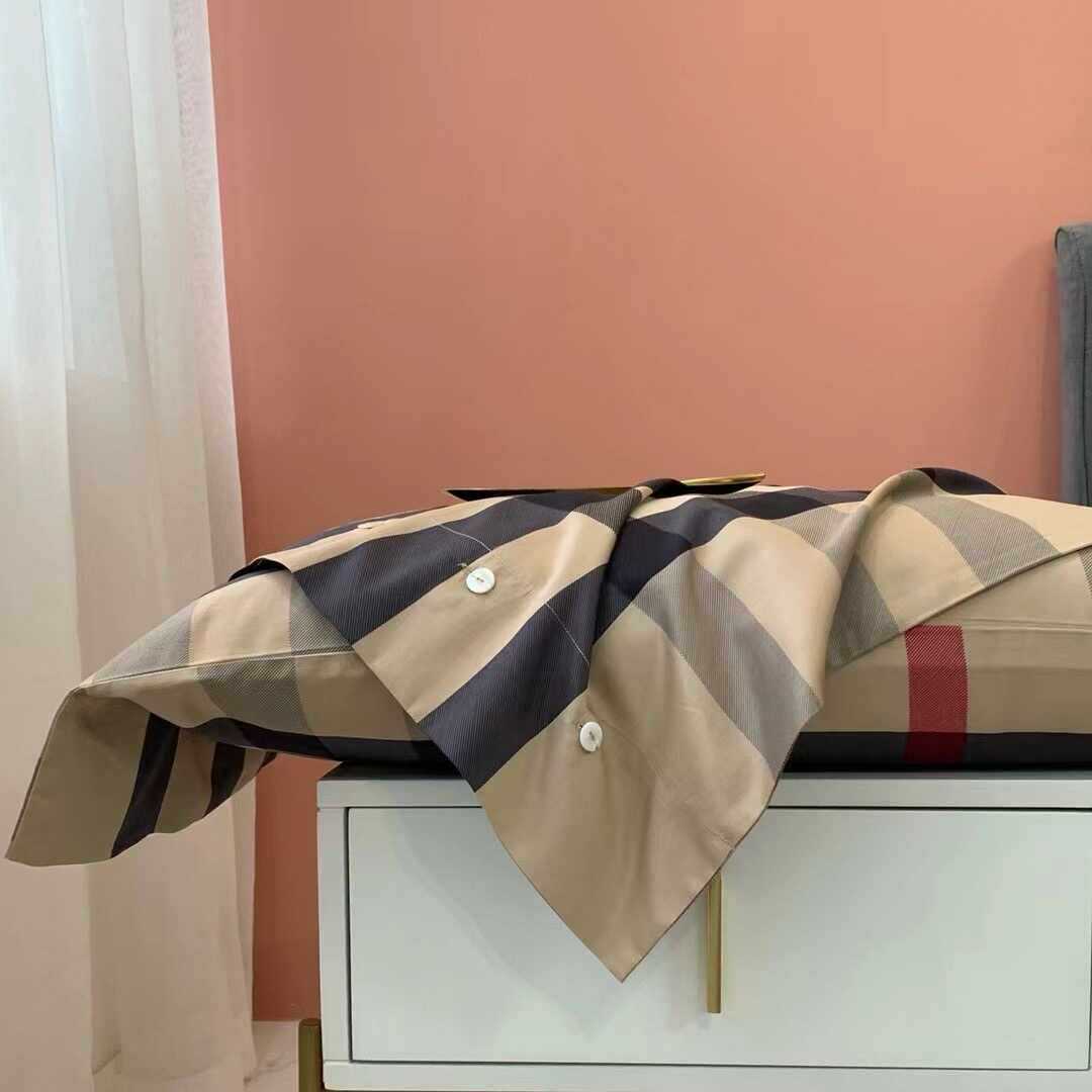 Baumwoll-Satin Großkariertes Bettbezug-Set mit tiefen Ecken & Kissenbezügen