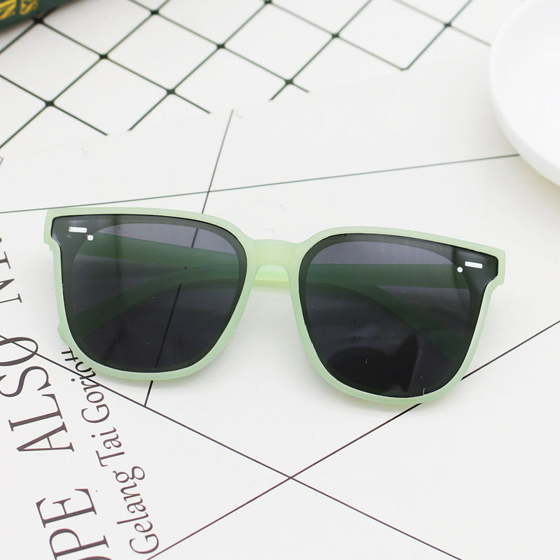 Damen moderne Sonnenbrille mit filigranem Rahmen und UV-Schutz Brehn