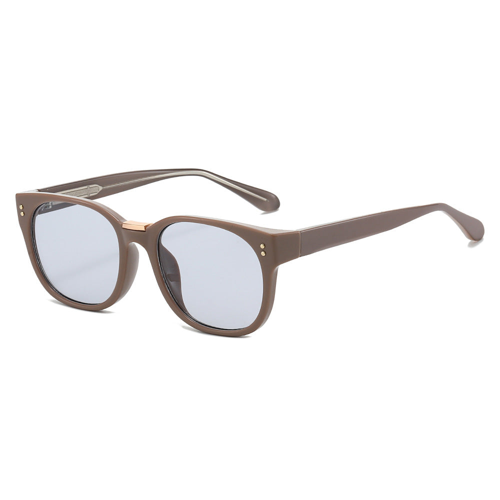 Damen modische Sonnenbrille mit transparentem Rahmen und eleganten Details Brehn