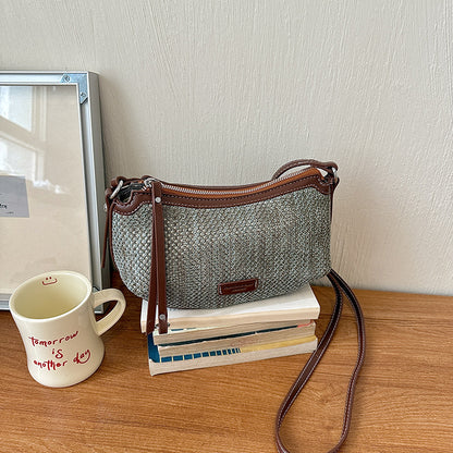 Trendige gepunktete Umhängeclutch