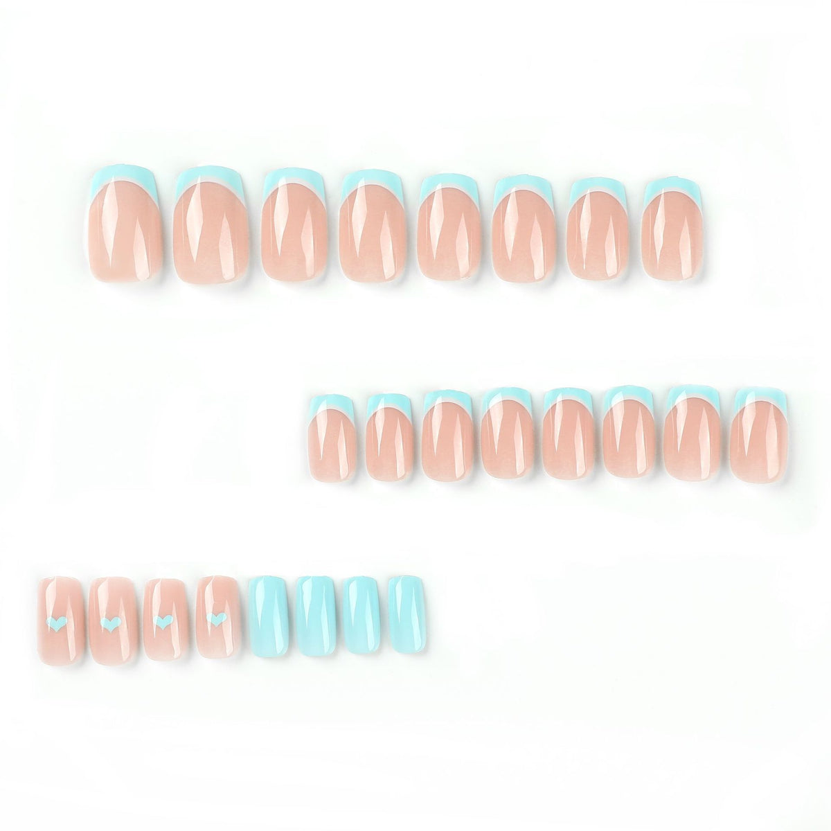 Kunstvolle Nagelkunst mit pastellblauen Akzenten Brehn