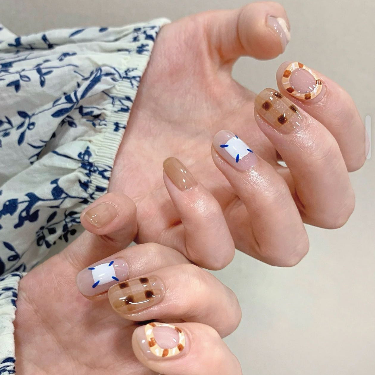 Chic Themenbezogene Press-On Nagelkunst Brehn