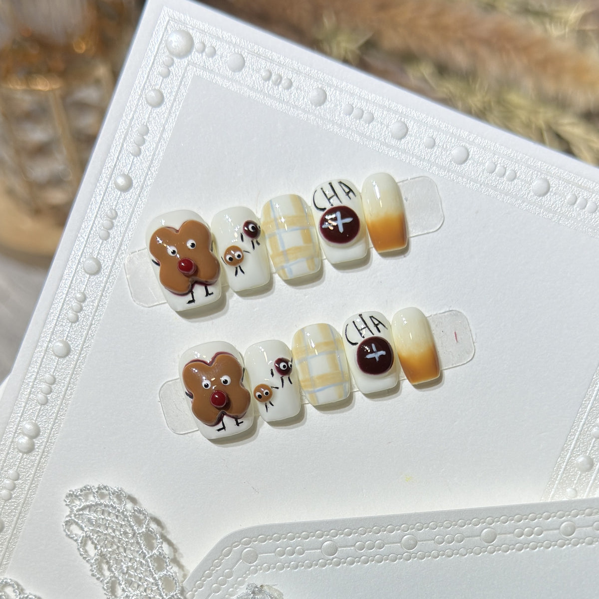Verspieltes Lebkuchen Press-On Nagelkunst Set Brehn