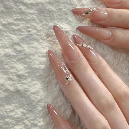Verspielte tierische Press-On Nagelkunst