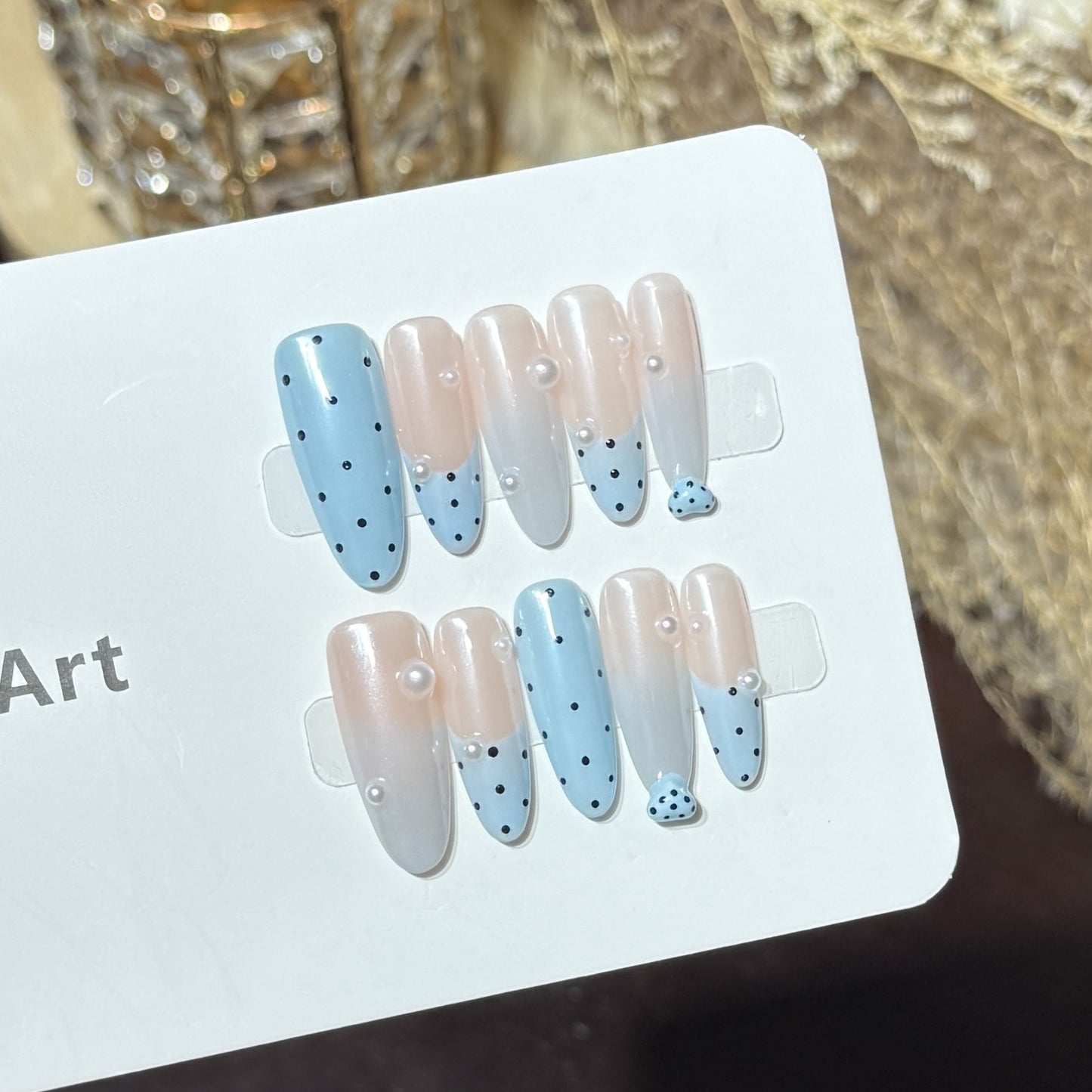 Dekorative Press-On Nagelset mit einzigartigem Punktdesign Brehn
