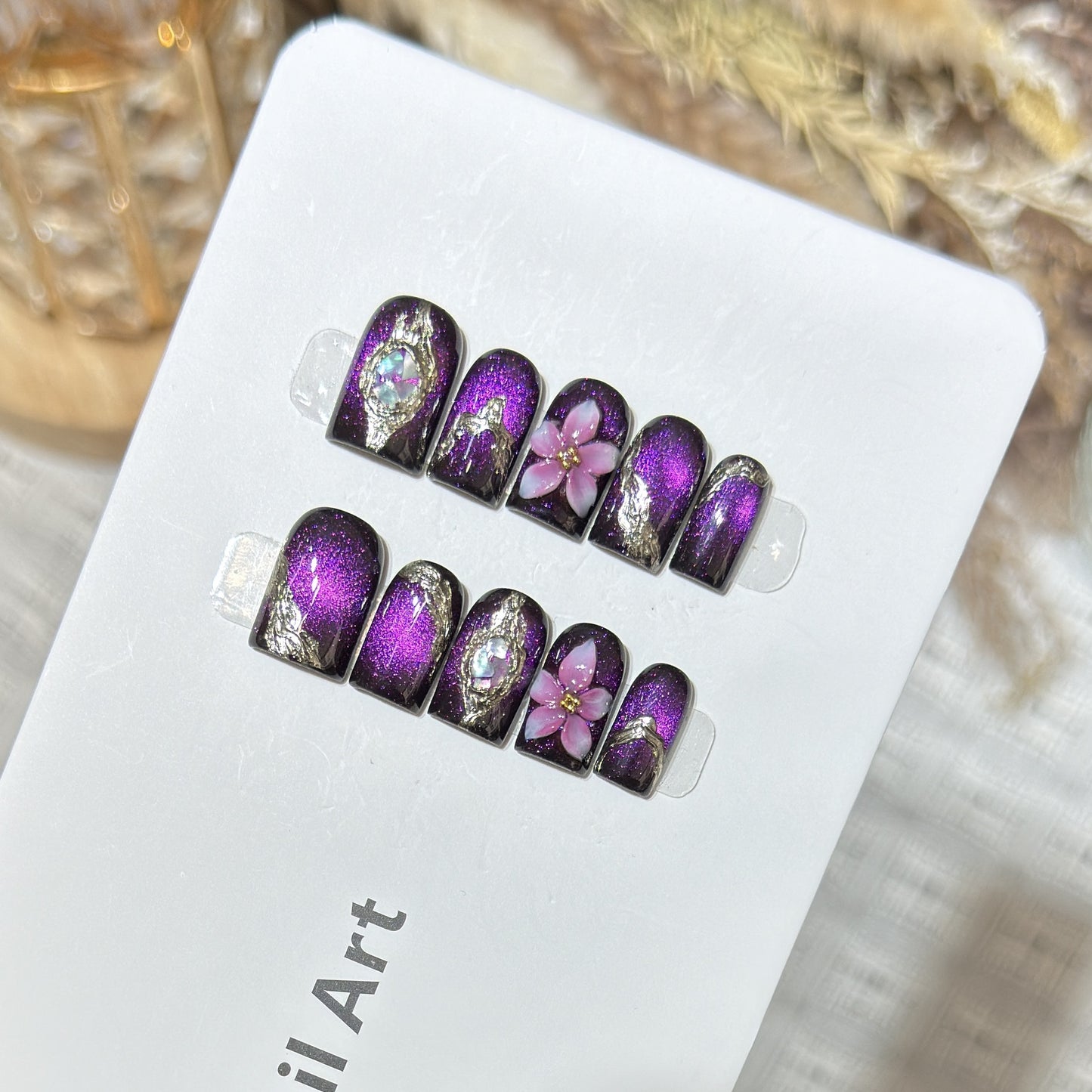 Elegantes Blumendesign Press-On-Nagelset mit Glitzerelementen Brehn