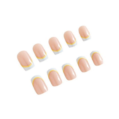 Kunstnagelset mit kreativen floralen Designs und elegantem French-Finish Brehn