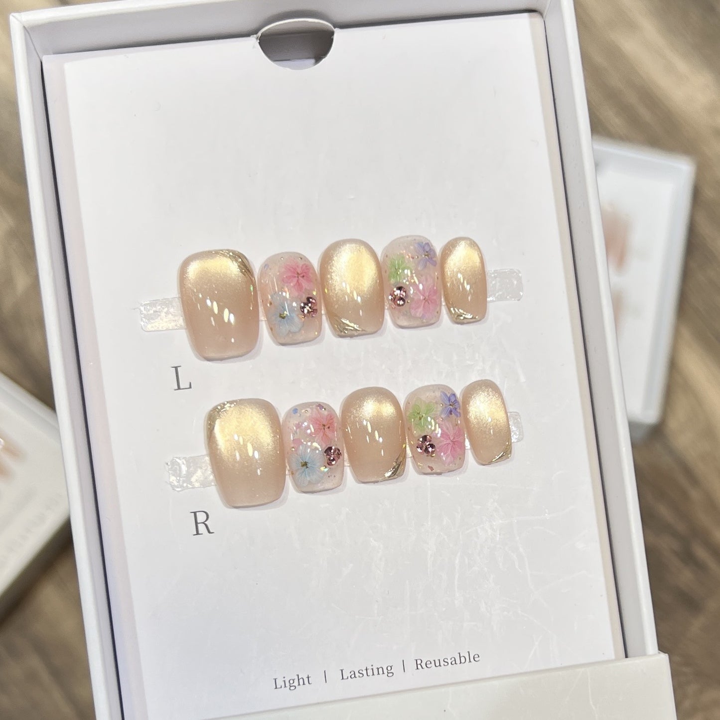 Künstlerisches Blumen-Design Press-On Nail Set Brehn
